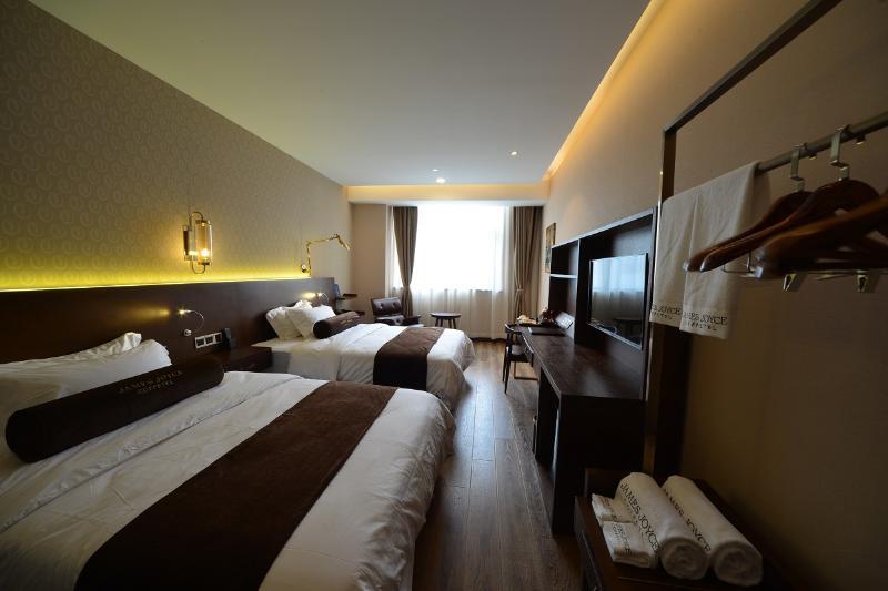 Manxin Hotel Shanghai Xujiahui Bagian luar foto