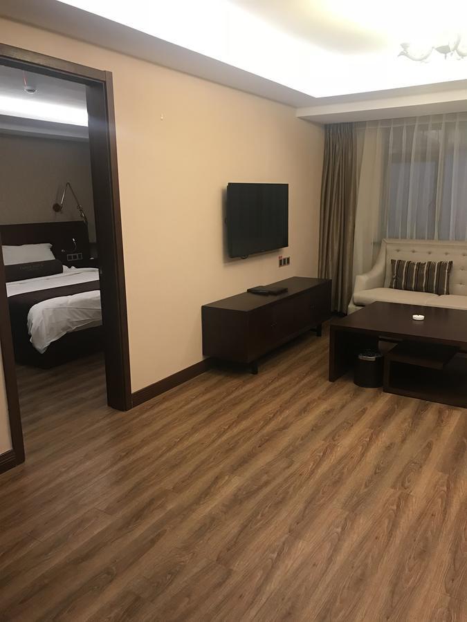 Manxin Hotel Shanghai Xujiahui Bagian luar foto