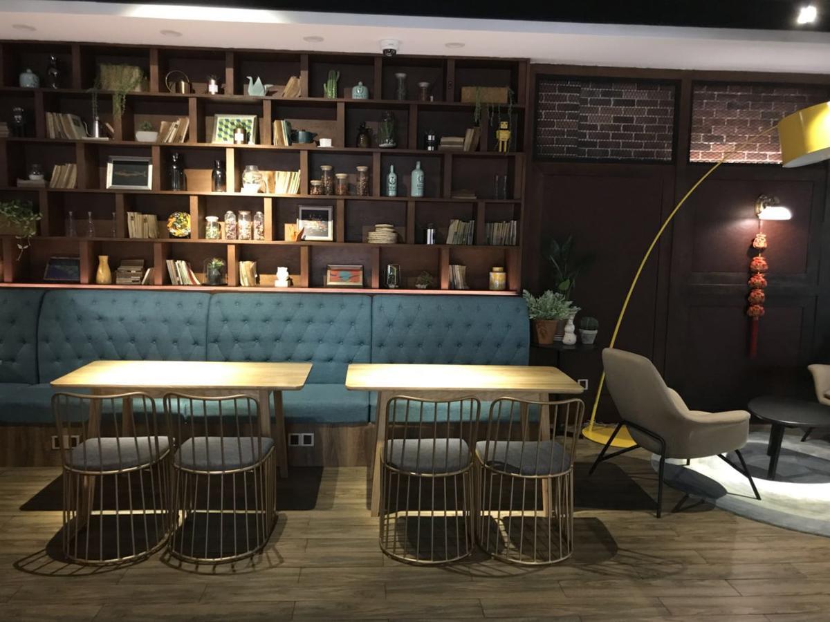 Manxin Hotel Shanghai Xujiahui Bagian luar foto
