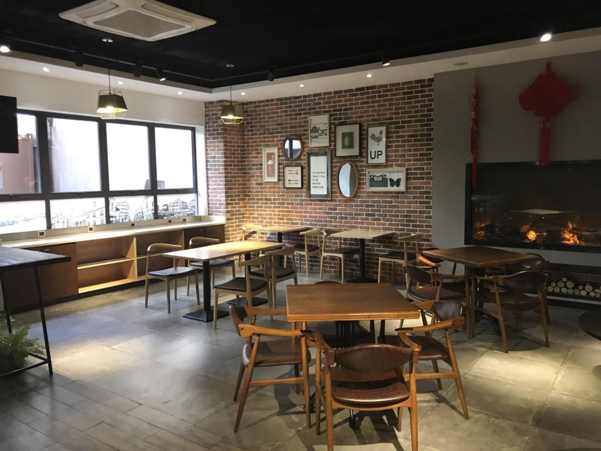 Manxin Hotel Shanghai Xujiahui Bagian luar foto