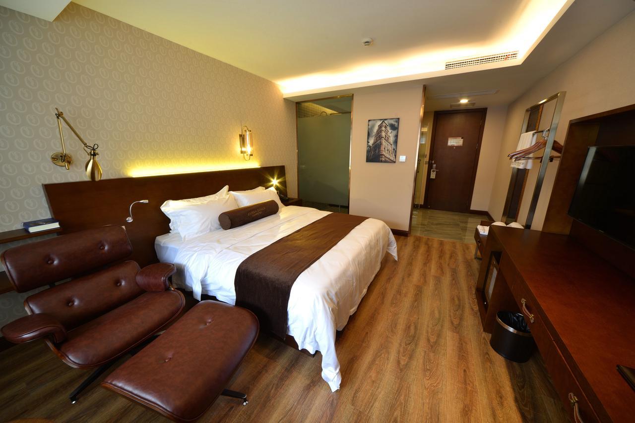 Manxin Hotel Shanghai Xujiahui Bagian luar foto
